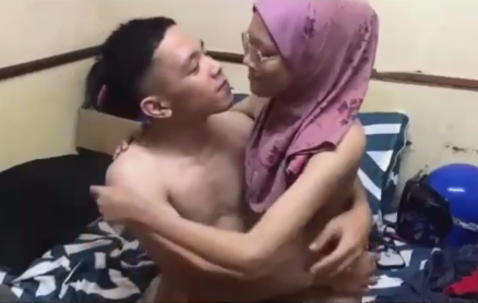 Viral Video Terbaru Kamu Menyentuhku Tanpa Bicara, Aku Mengikutinya Tanpa Ragu Wik Wik In